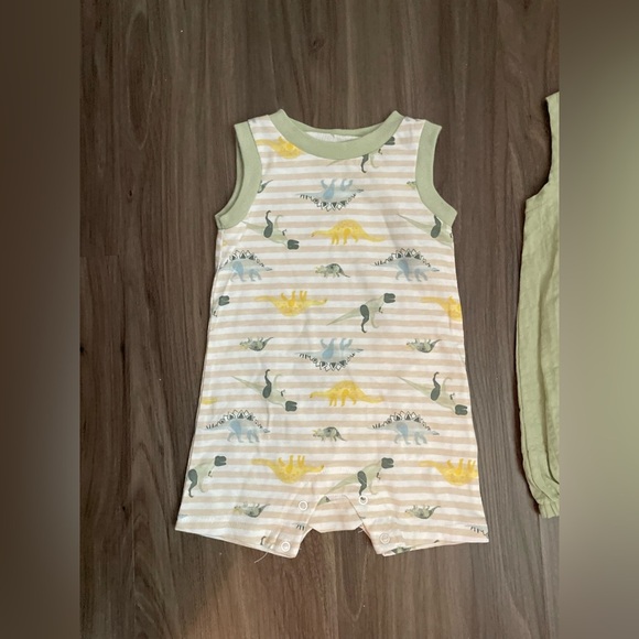 Chick Pea Green and White Dinosaur Rompers size 3/6M-NWT - Picture 4 of 4